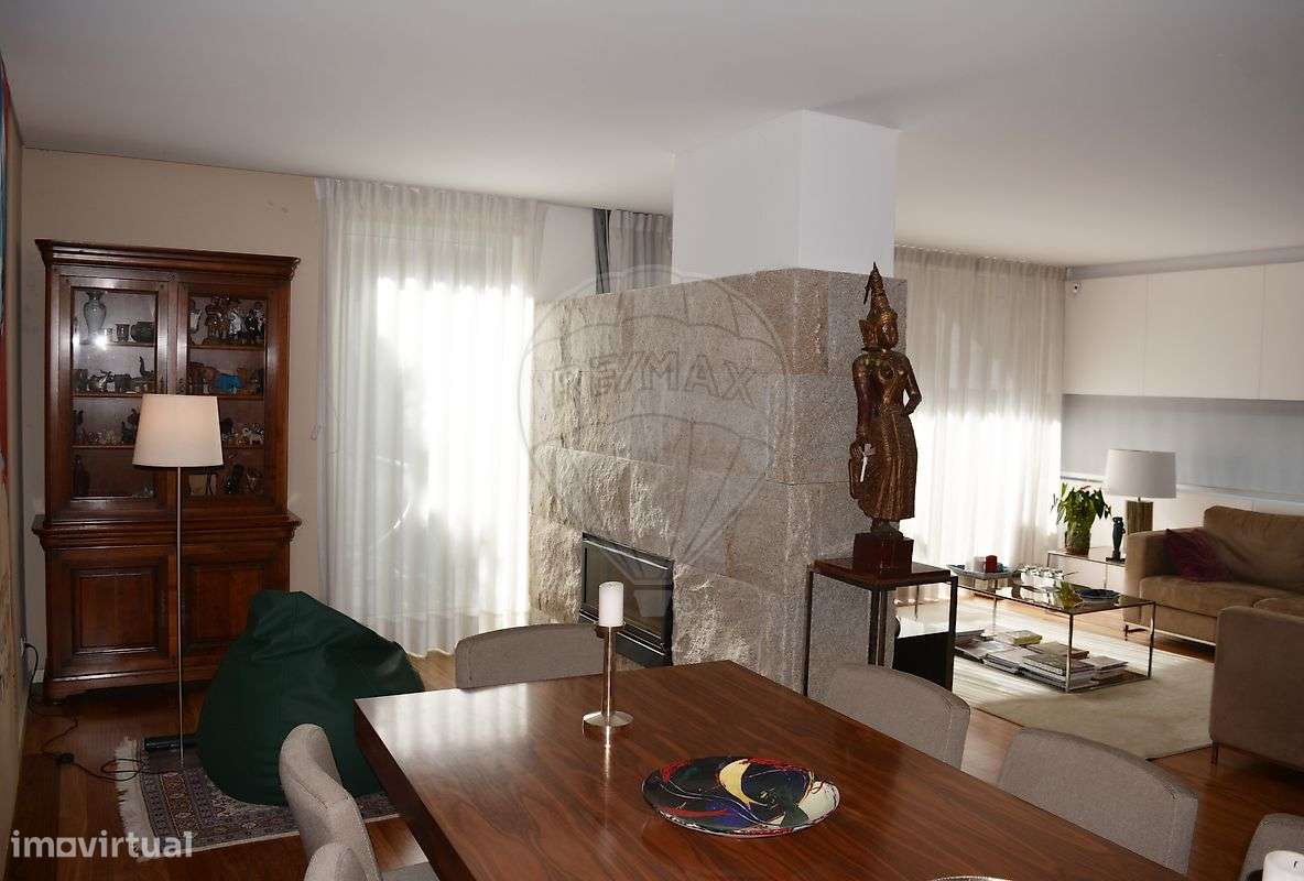 Moradia T4 para venda-16