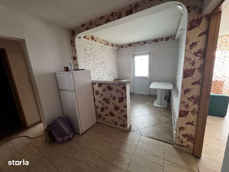 Apartament 2 camere, decomandat, 56mp., Rovine, zona Parculet Rovine - Imagine principală: 5/8