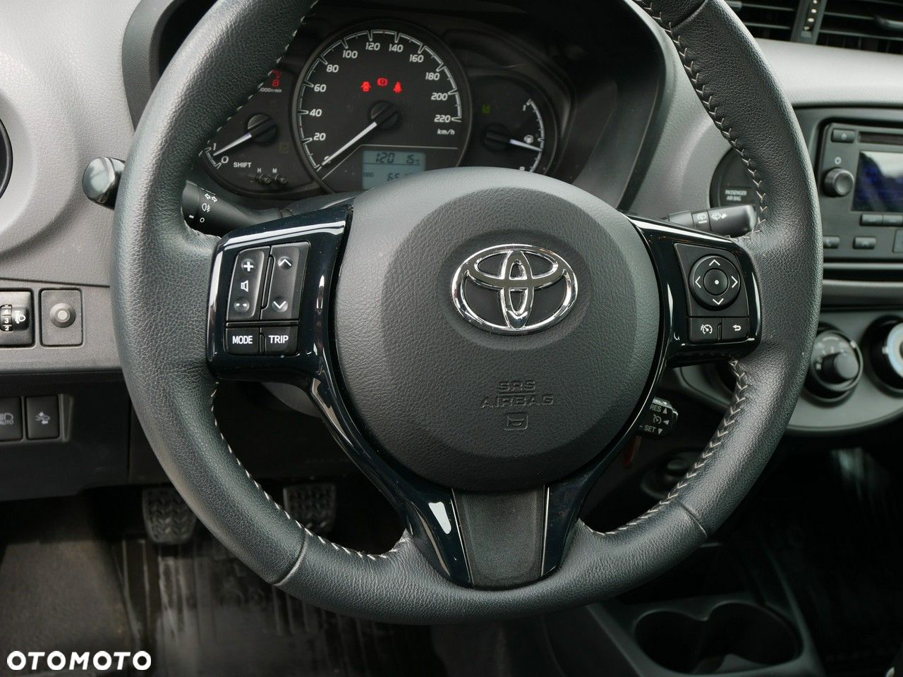 Toyota Yaris 1.5 Life - 12