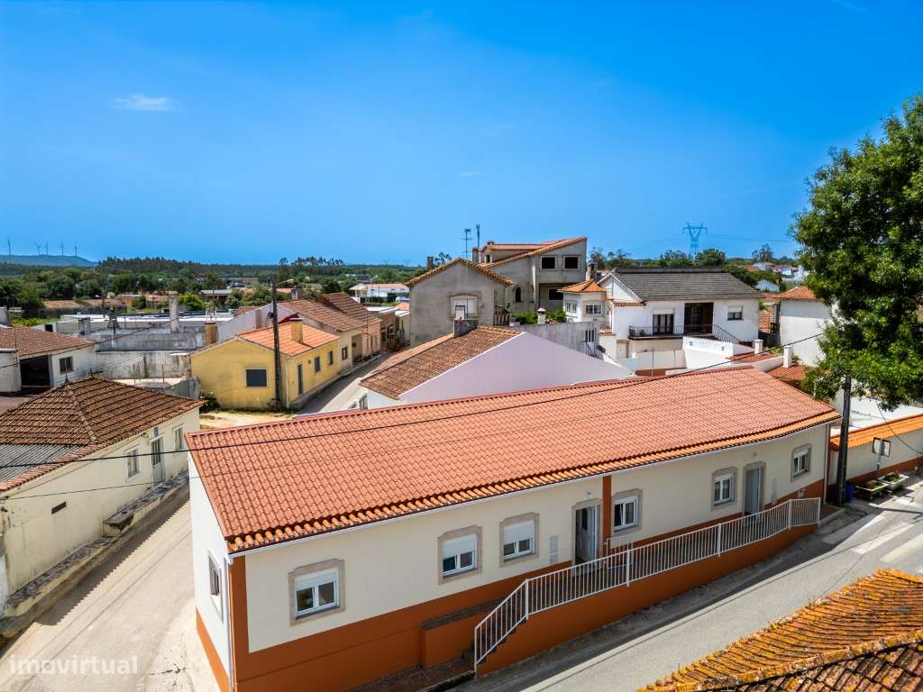 Moradia térrea, nova, geminada em zona tranquila dentro de aldeia-45