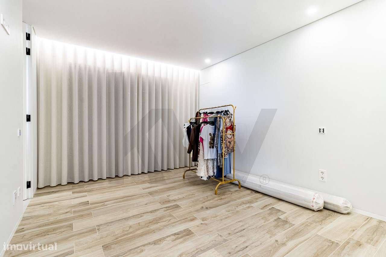 Moradia Térrea de Luxo com Piscina, Onde o Sonho se Torna Realidade-37