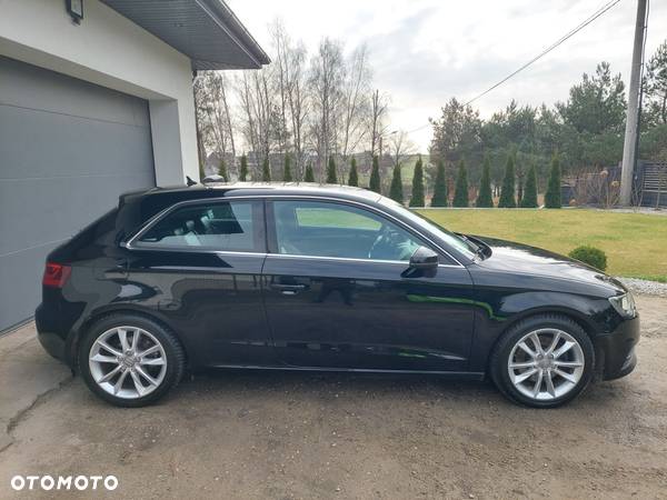 Audi A3 2.0 TDI S tronic sport - 2