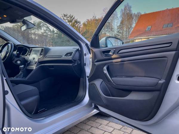 Renault Megane 1.5 Blue dCi Zen - 9