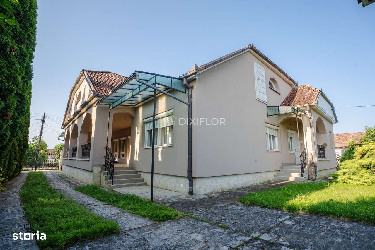 Casă spațioasă cu grădină mare | Sat Stejeriș | 225.000 € - Imagine principală: 3/20