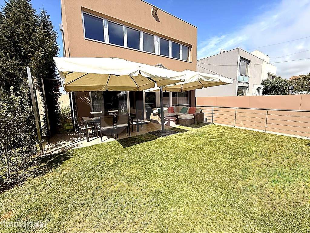 Moradia T5 Moderna com Jardim e Cave Ampla - Árvore, Vila do Conde-5