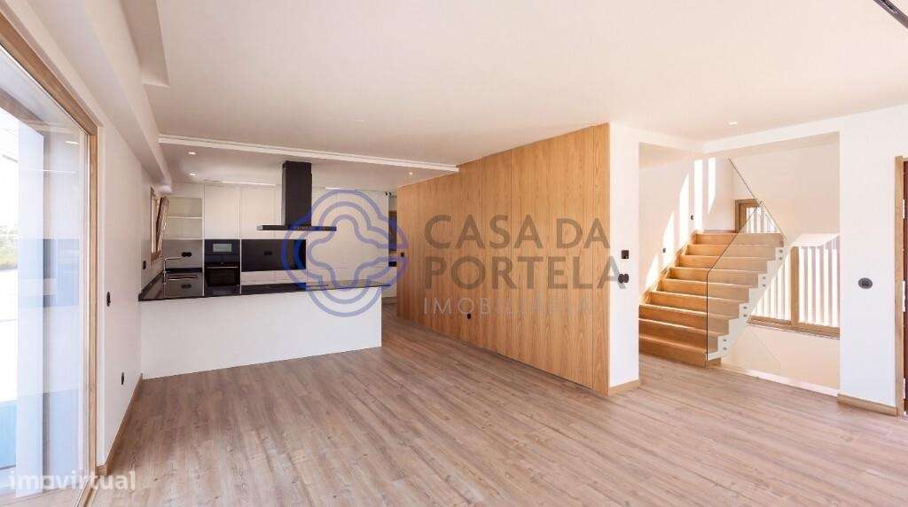 Moradia T4 com3 suites isolada-25