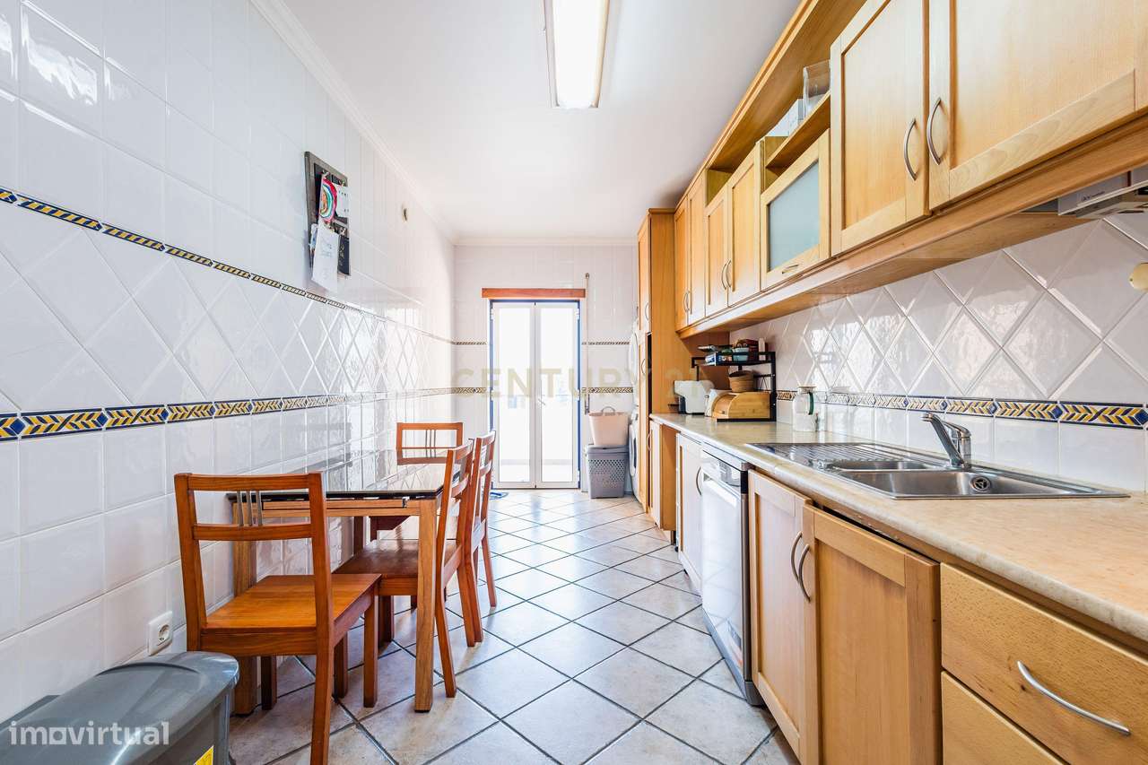 T2 na Nazaré com boas áreas e lugar de garagem-6