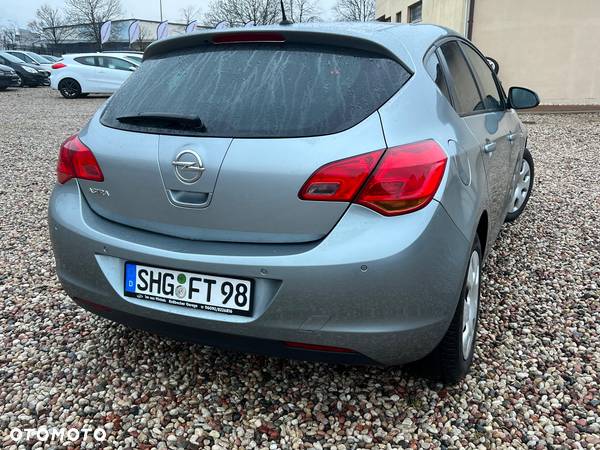 Opel Astra 1.6 150 Jahre - 7