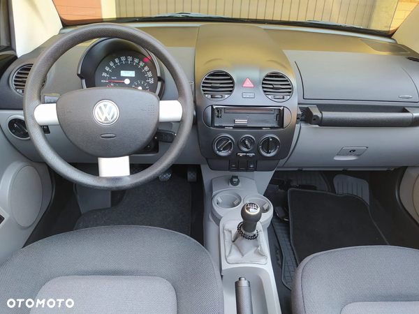 Volkswagen New Beetle 1.6 - 10