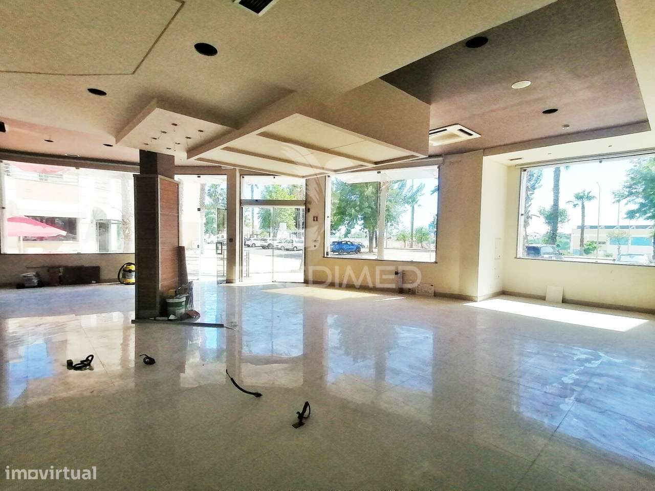 Espaço Multiusos Para Serviços - Grande imagem: 2/25