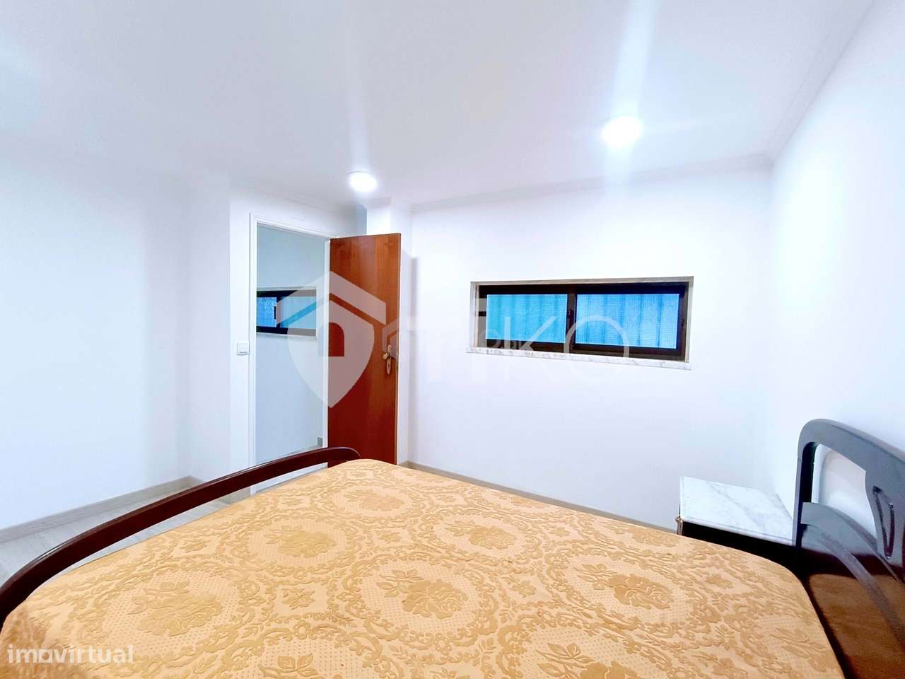 Loja única na Praceta Major Cabrita, Venteira, Amadora, com dois andar - Grande imagem: 5/27