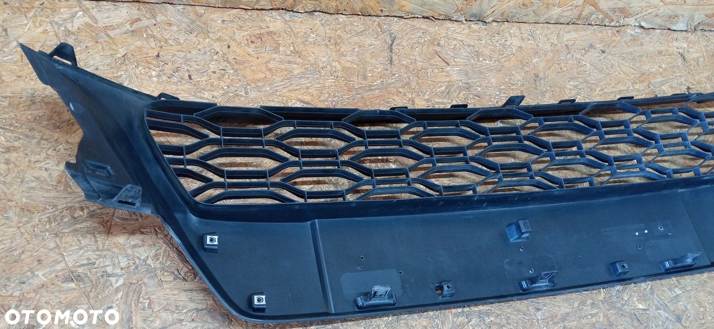 DACIA SANDERO II LIFT 17- ATRAPA ŚRODKOWA KRATKA GRILL 622541693R - 8