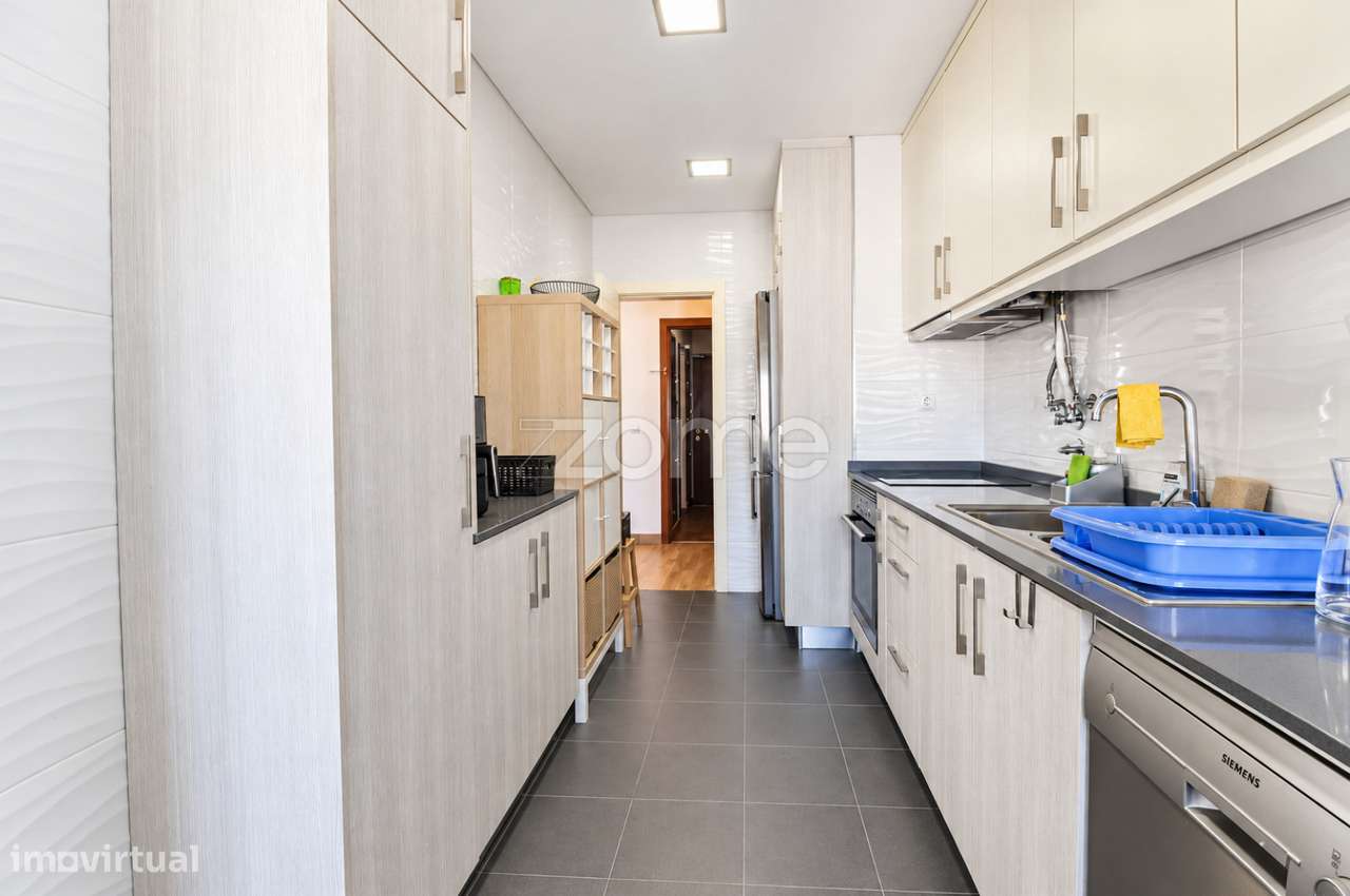 Apartamento T2 Remodelado com Excelente Luminosidade | Marvila, Lisboa-8