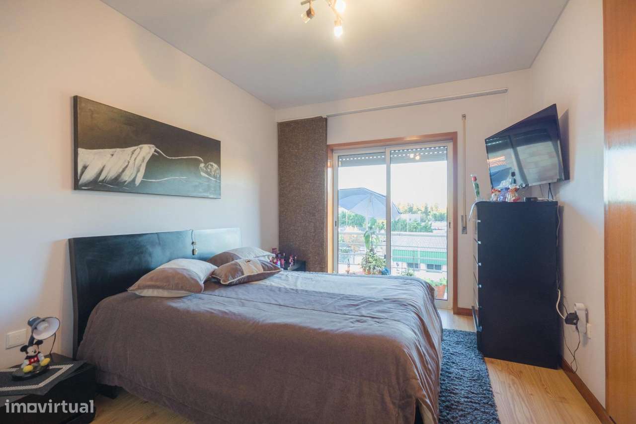 Apartamento T2, Gondomar, com varanda e 2 lugares de garagem-20