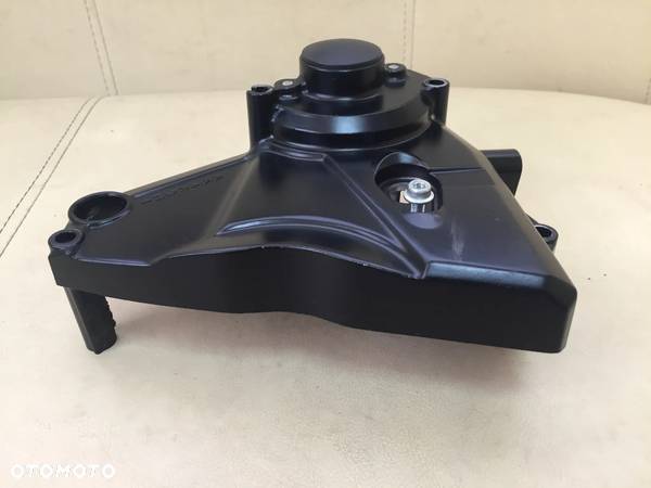 OSŁONA DEKIEL DEKIELEK POKRYWA ZĘBATKI SUZUKI GSR 750 298874 - 2