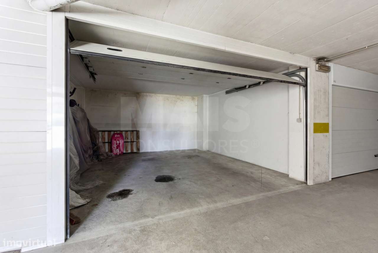 Garagem fechada em Peniche - Grande imagem: 3/5