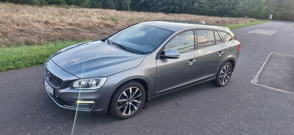 Volvo V60 II (2018- ) D2 Geartronic Kinetic 2017