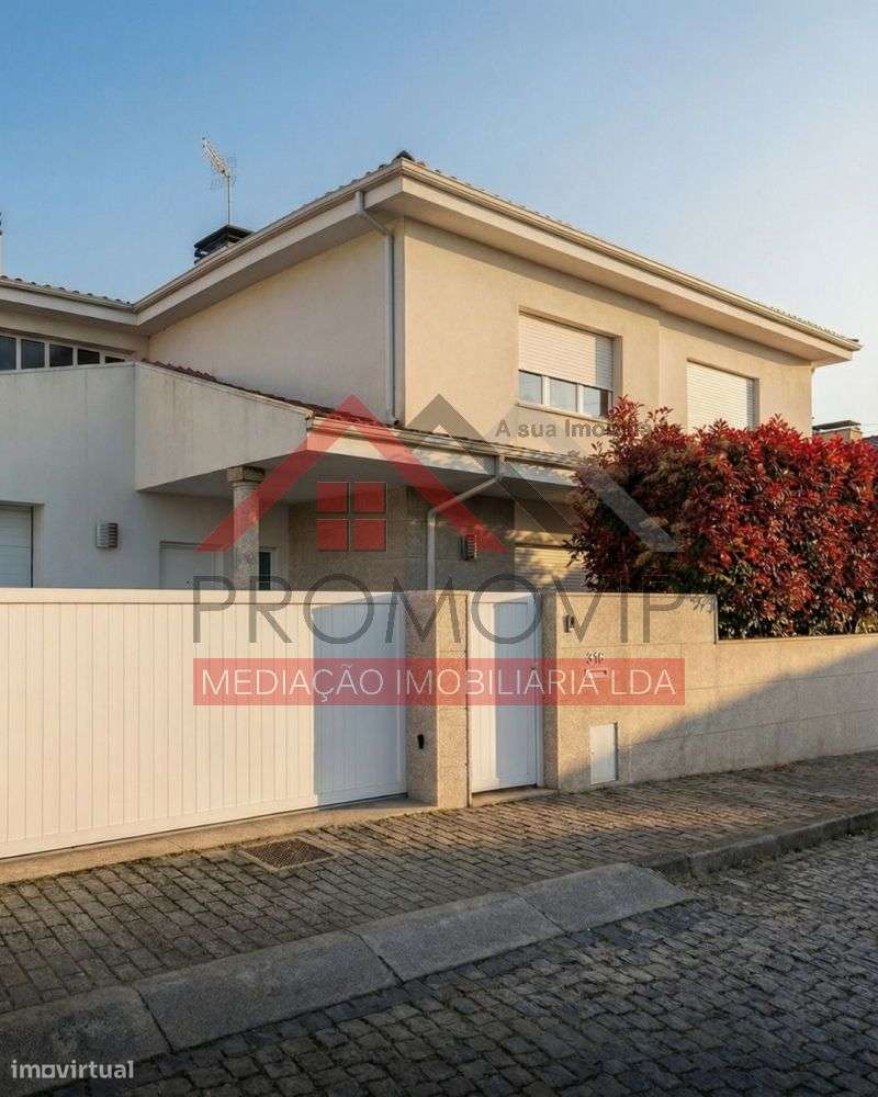 Moradia T3 a 5 minutos do Centro de Santo Tirso-0