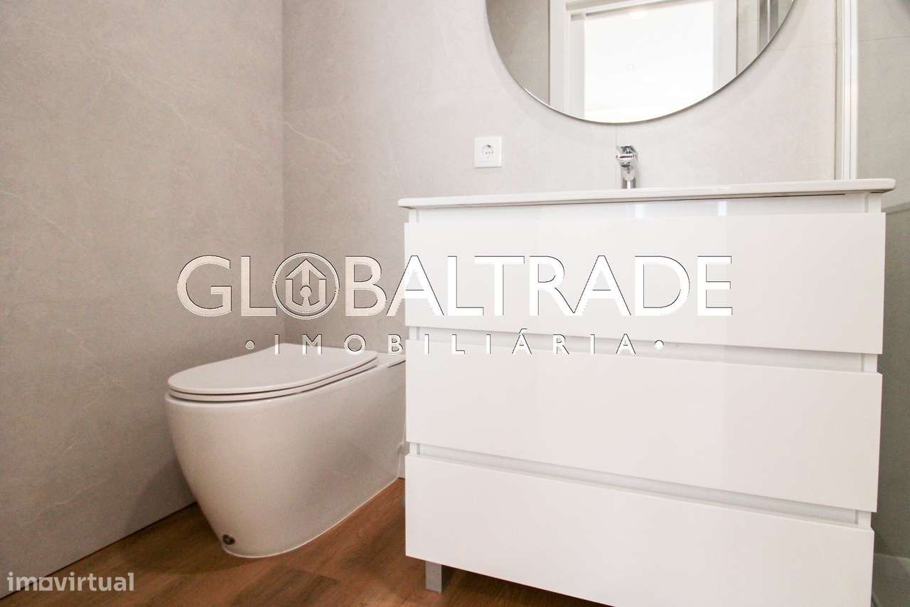 Apartamento T2 Renovado em Leça do Balio-27