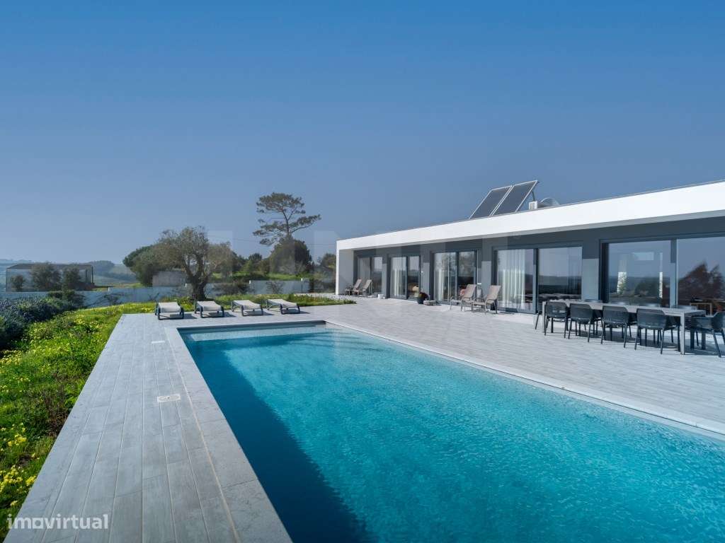 Moradia contemporânea de luxo com piscina e vistas panorâmicas na C... - Grande imagem: 2/34