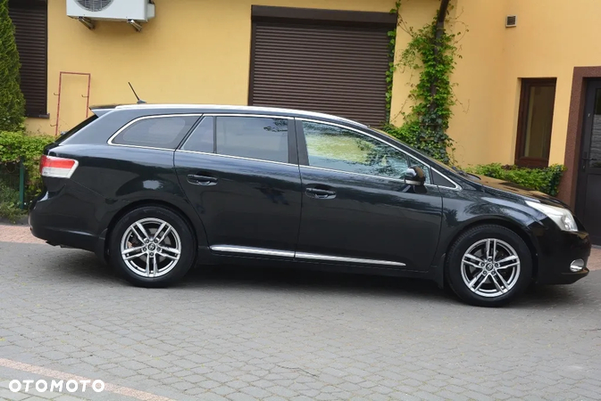 Toyota Avensis 1.8 Sol NAVI - 15