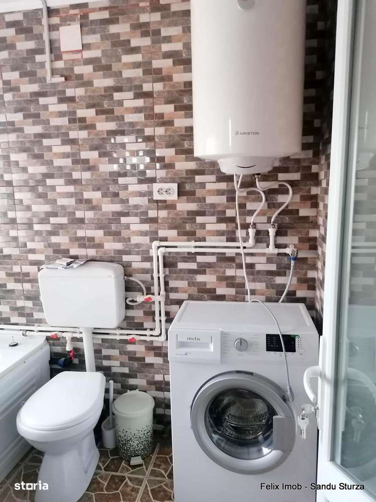 Gospodărie completă în Lipova – 2 case, anexe, 2900 mp teren - Imagine principală: 4/10