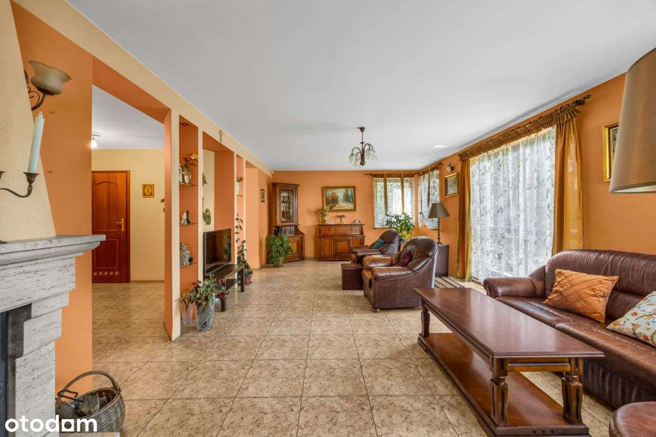 Przestronny dom z zagospodarowaną działką-6