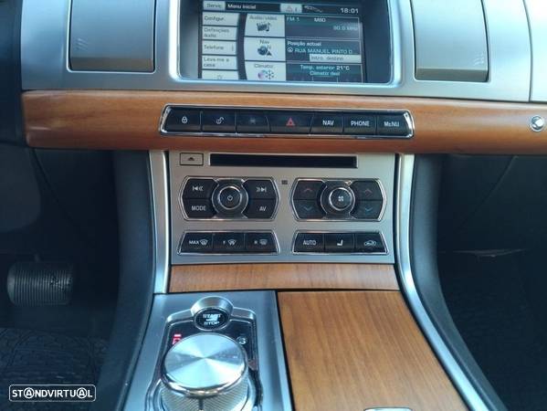 Jaguar XF 2.2 D Luxury - 13