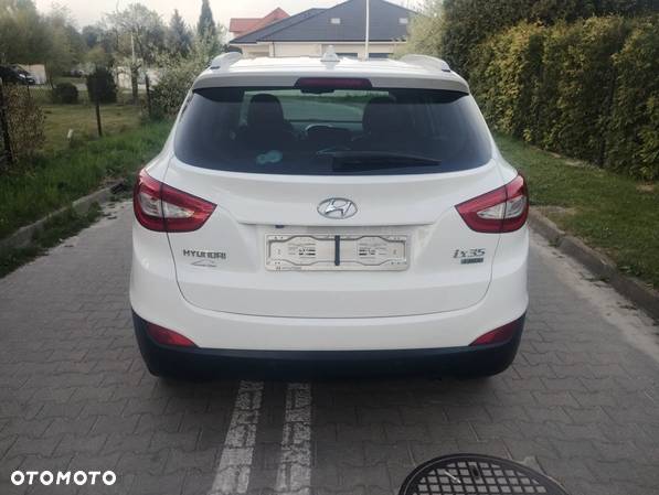 Hyundai ix35 1.7 CRDi 2WD blue Finale Silver - 10