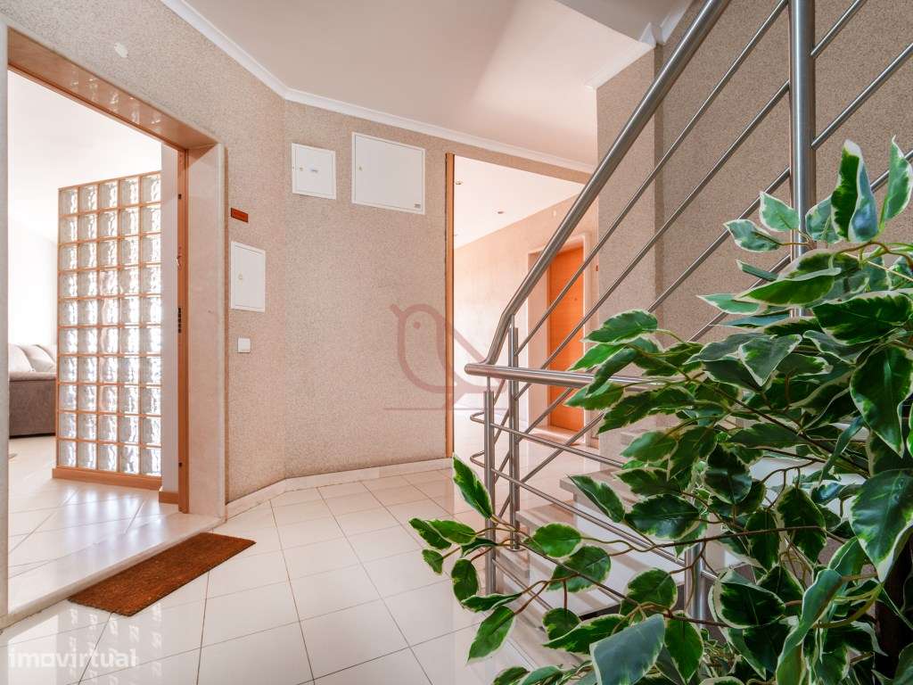 T3 com Terraço Envolvente e Garagem de 70 m² | Casais Castelo, Riachos-37