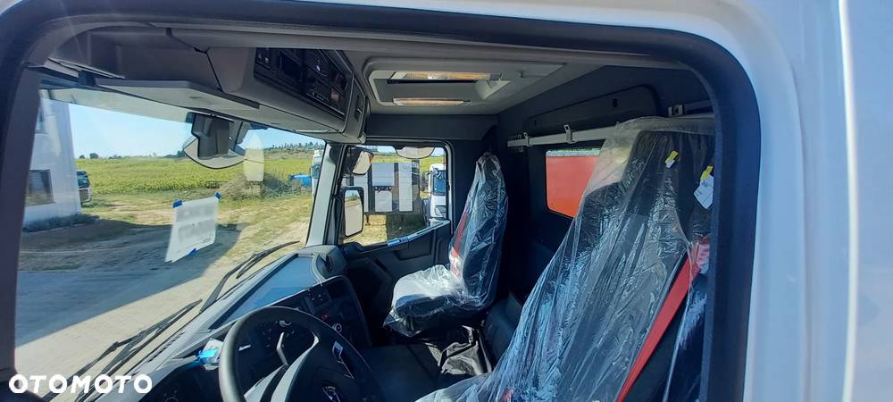 Renault C440 6x2 - 20