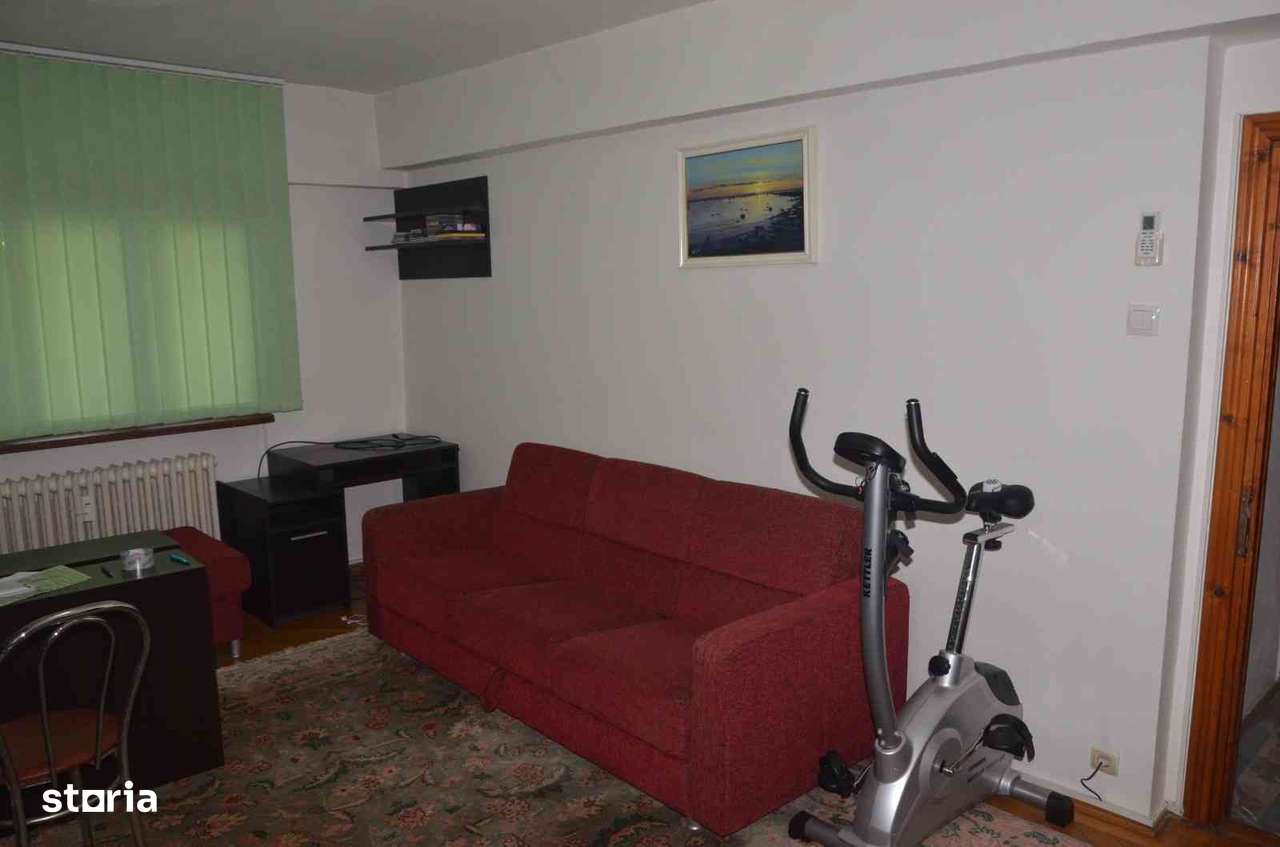 4 Camere Calea București, Piata Centrala din Craiova.-2
