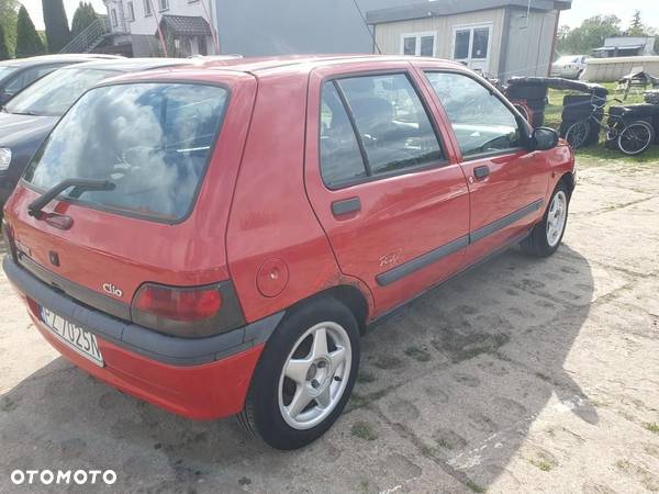 Renault Clio 1.2 RN - 6