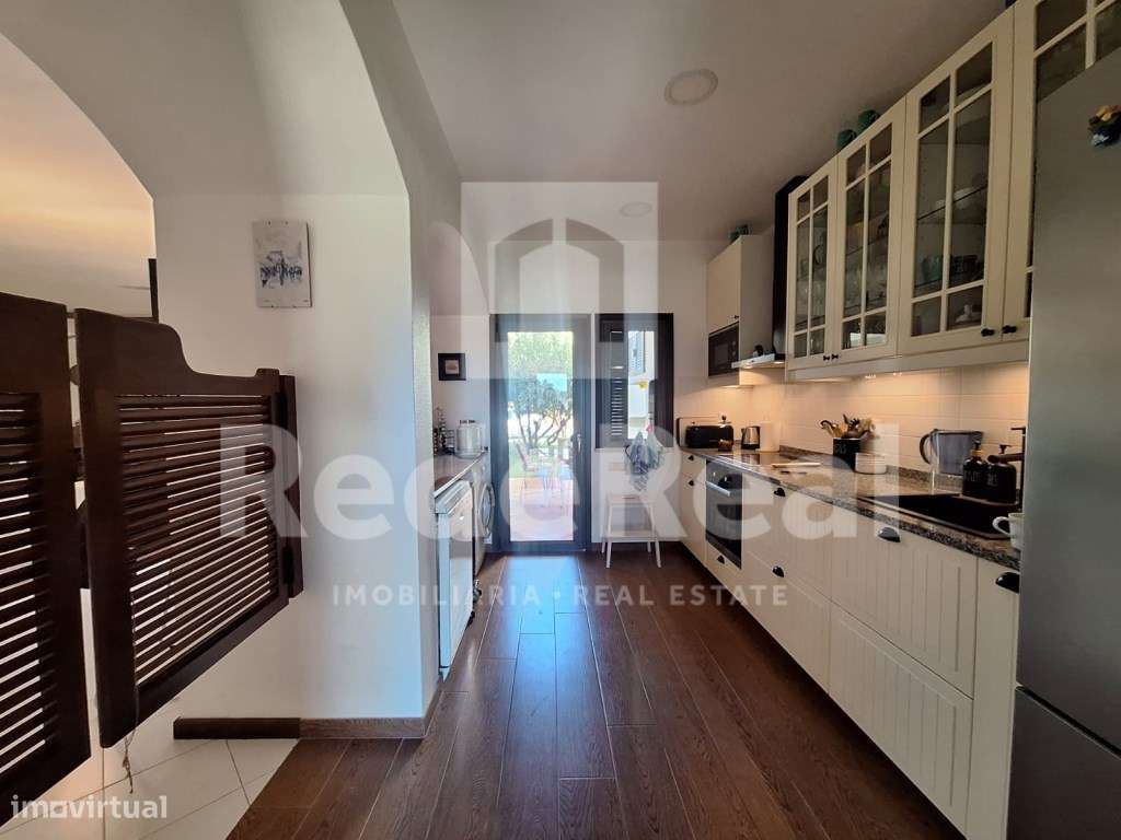 Moradia T3 + 1 com Piscina Privada e Boas Áreas no Coração de Albuf...-20