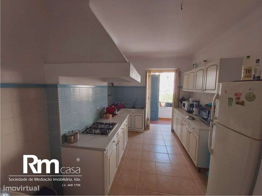 excelente prédio na Av. Emidio Navarro, junto ao Parque da Cidade-43