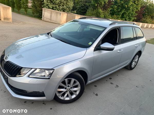 Skoda Octavia 2.0 TDI DSG Sportline - 4