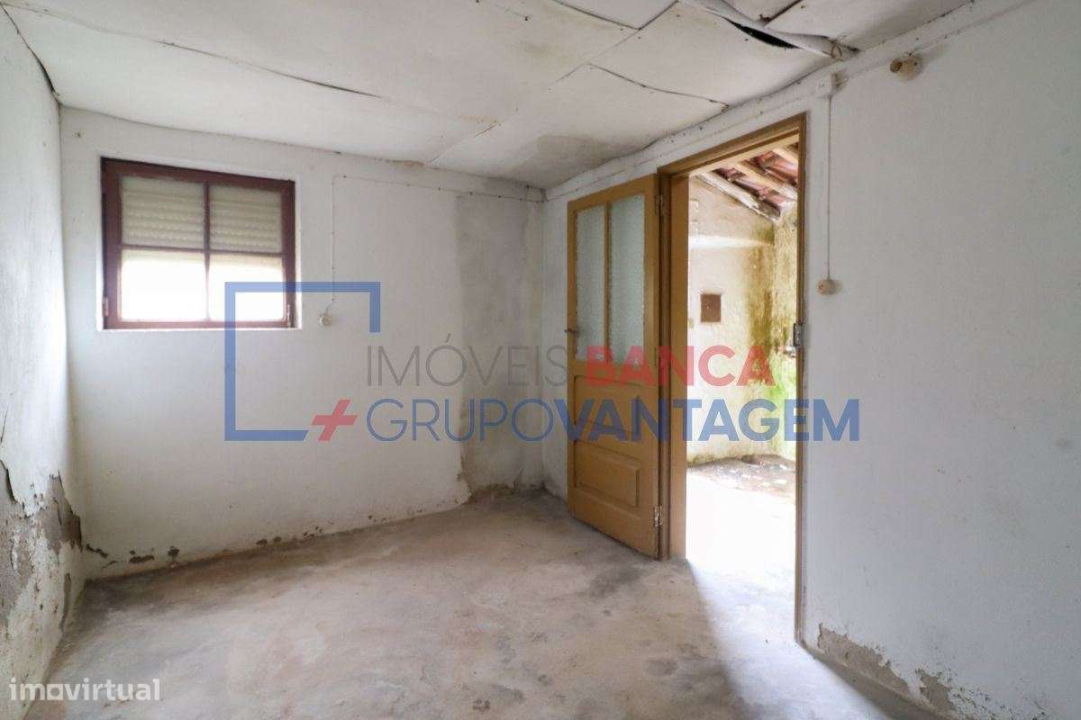 Moradia T2 para recuperar no Cercal - Cadaval - Grande imagem: 5/29