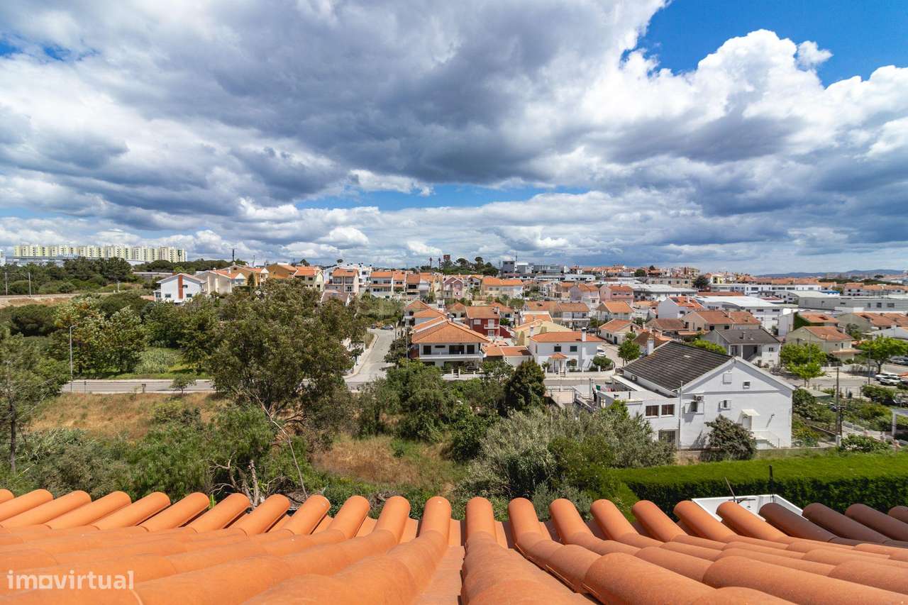 Moradia de Prestígio com 277m² | Garagem | Energia Solar | Feijó, Alma-37