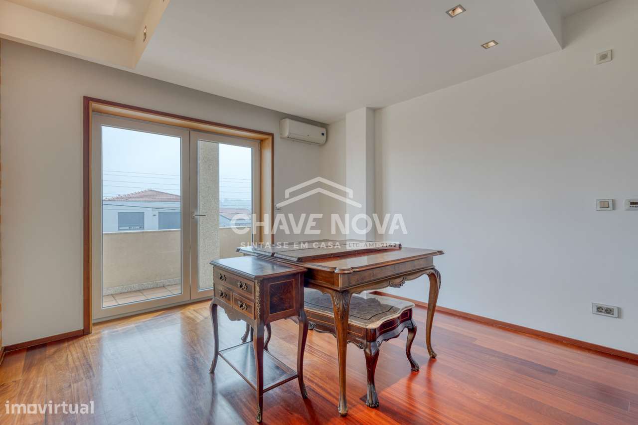 Moradia T3 Canidelo COMO NOVA com Piscina 4 Frentes-13