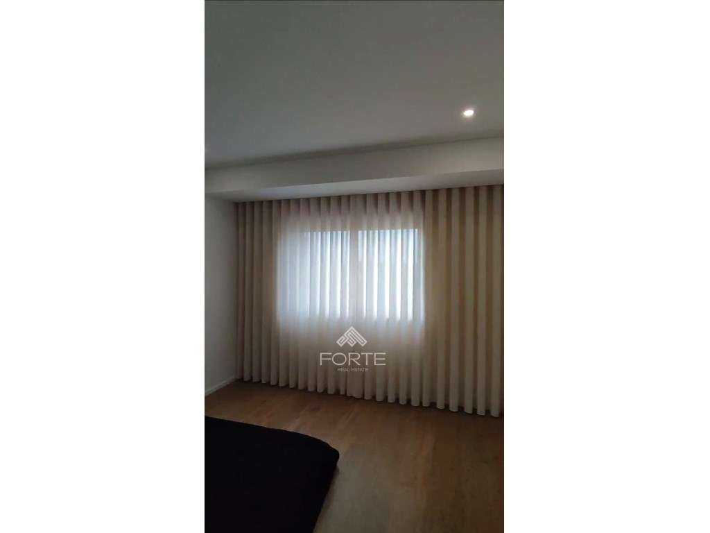 Apartamento T1 renovado no coração do Porto-5