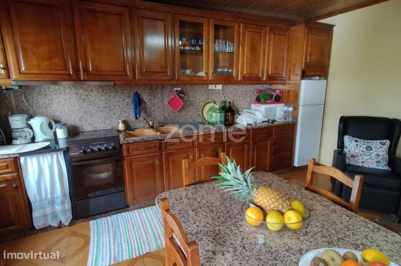 Quinta em Montalegre (cinco quartos e duas caas de banho-7