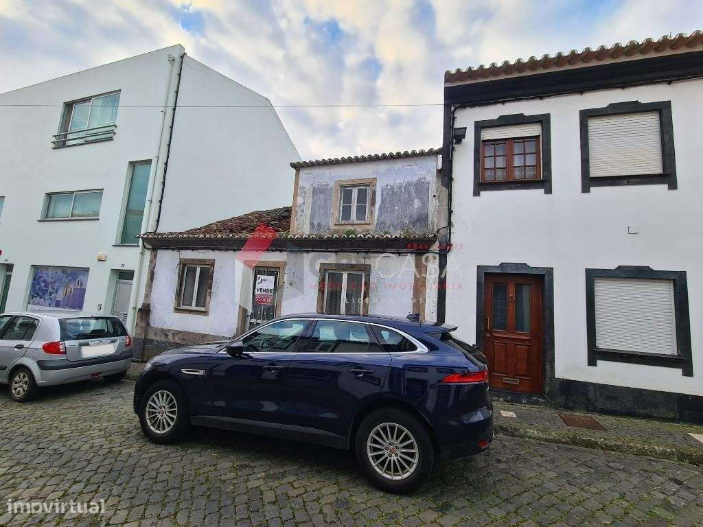 Oportunidade única no centro da Praia da Vitória!-5