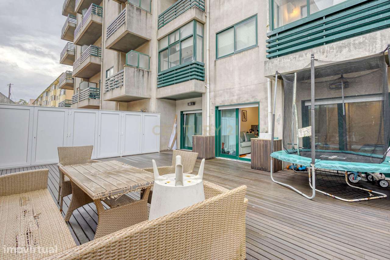 T3 Renovado com Terraço a 200m da Praia de Lavadores-24