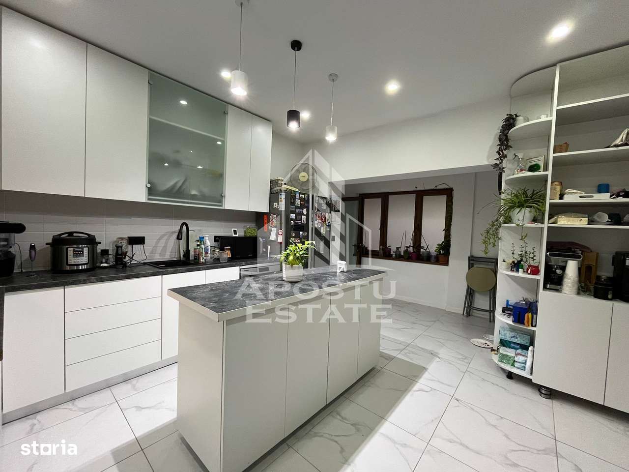 Casa individuala, 6 camere, 3 bai, garaj,acces auto, teren de 411 - Imagine principală: 5/20