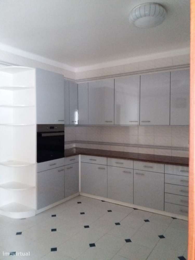 Quarto em Mem-Martins - Grande imagem: 4/8