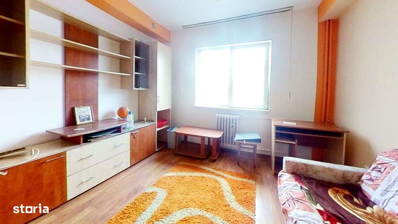 Garsoniera Tractorul renovata langa piata - Imagine principală: 2/5