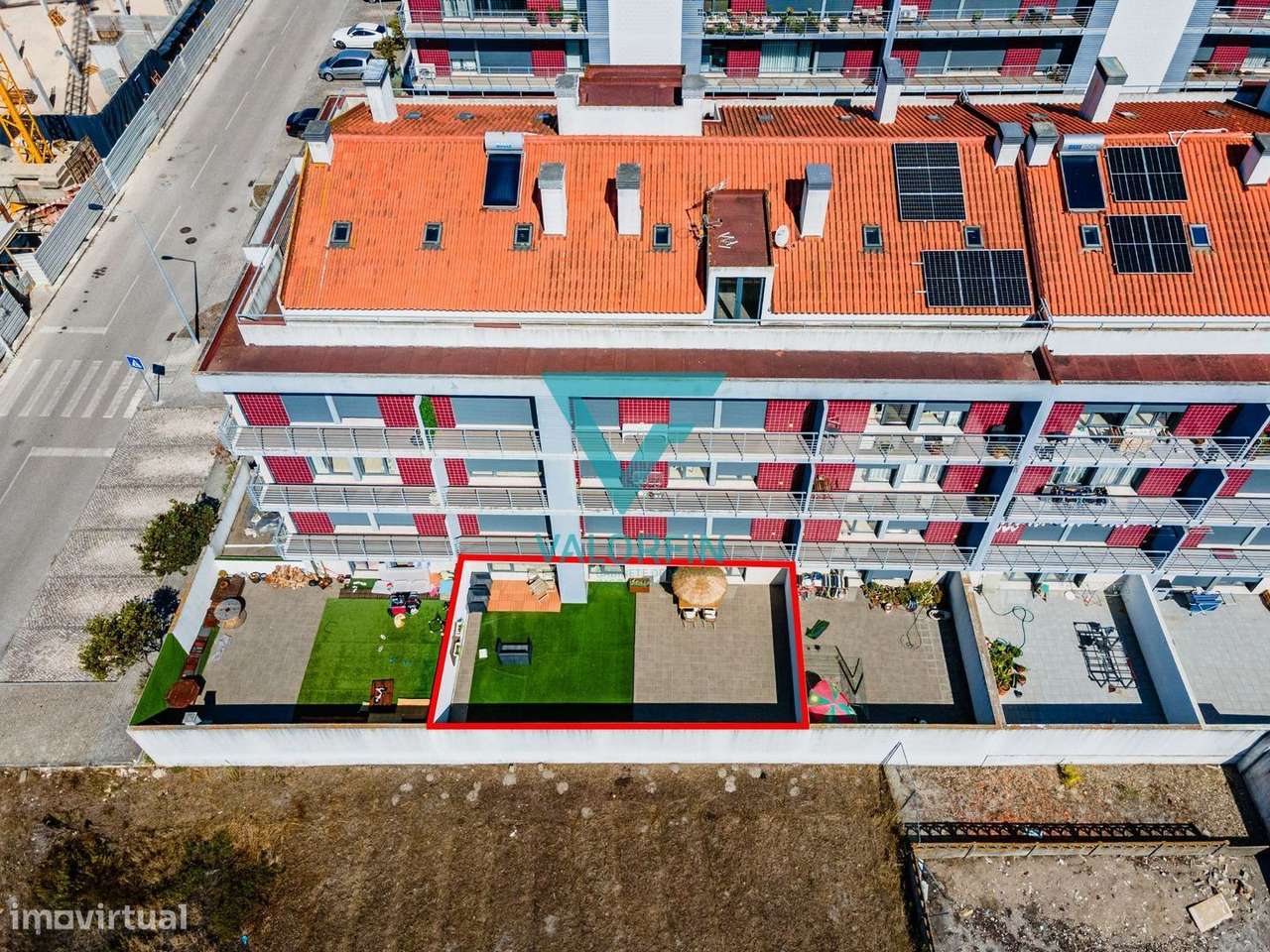 Apartamento T2 c/ Terraço de 95m2 + Garagem / Marinha Grande-27