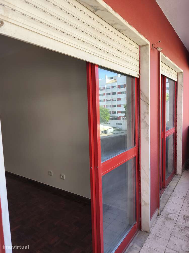 T2 Sintra, Urbanização da Cavaleira, Boas Áreas, Parqueamento.-19