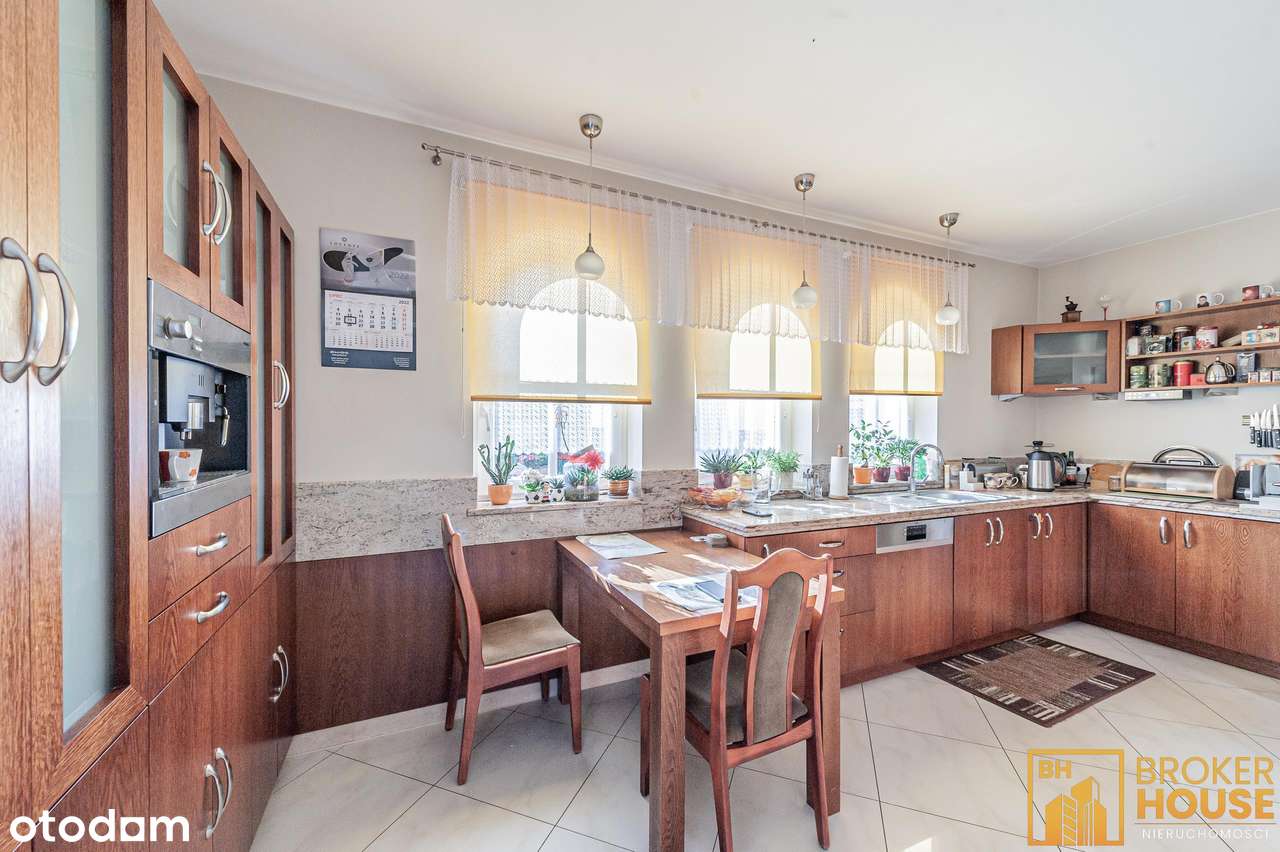 Willa z basenem i pięknym ogrodem/Opole-14