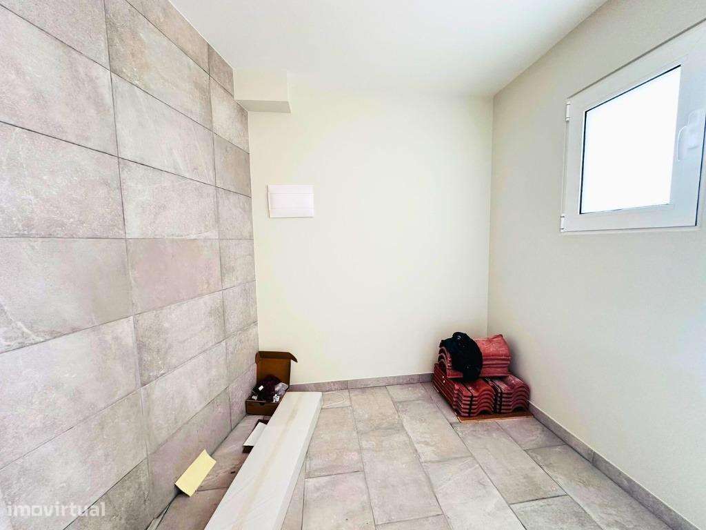 Moradia T3 Moderna com 3 Suítes no Centro do Funchal – Zona do Til-36